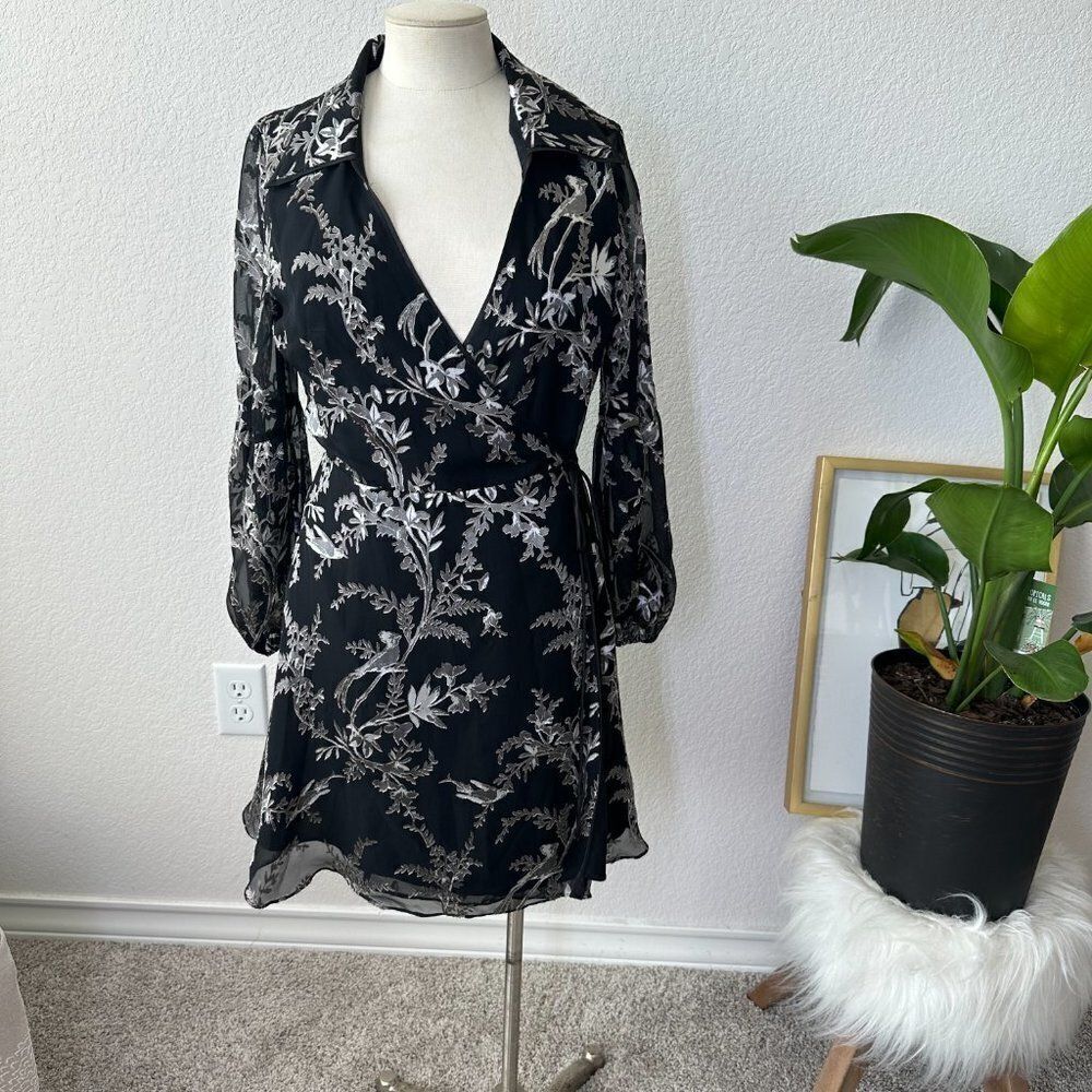 ALICE + OLIVIA Gaston Blouson Sleeve Stretch Silk Wrap Dress